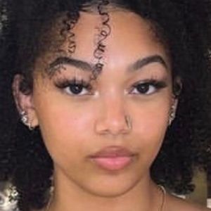 Meet your Posher, Ashantai